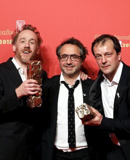 Dédicace à une ancienne étudiante de Cifacom lors de la cérémonie des César 2018 Dédicace à une ancienne étudiante de Cifacom lors de la cérémonie des César 2018