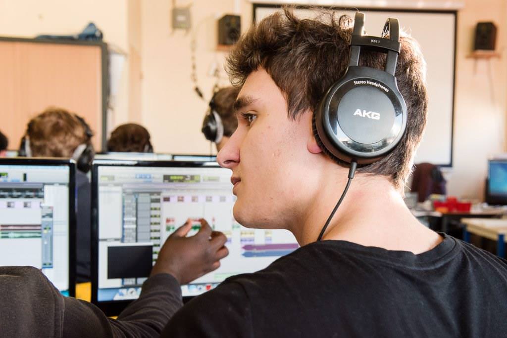 profil bachelor technicien son	 profil bachelor technicien son