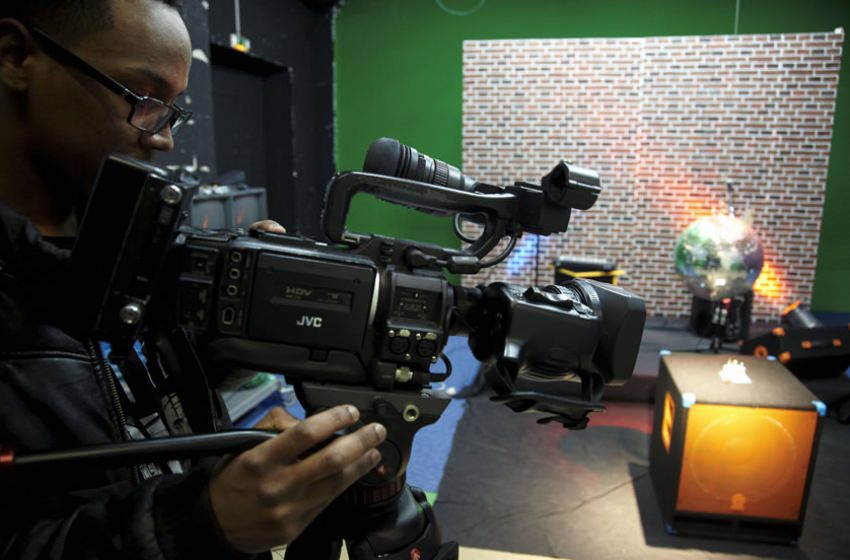 Les EPS 2013 - 2ème année BTS Audiovisuel Les EPS 2013 - 2ème année BTS Audiovisuel