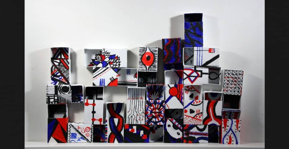 D'UNE BOÎTE D'ALLUMETTES À UNE INSTALLATION GRAPHIQUE - MANAA CIFACOM 2016 D'UNE BOÎTE D'ALLUMETTES À UNE INSTALLATION GRAPHIQUE - MANAA CIFACOM 2016