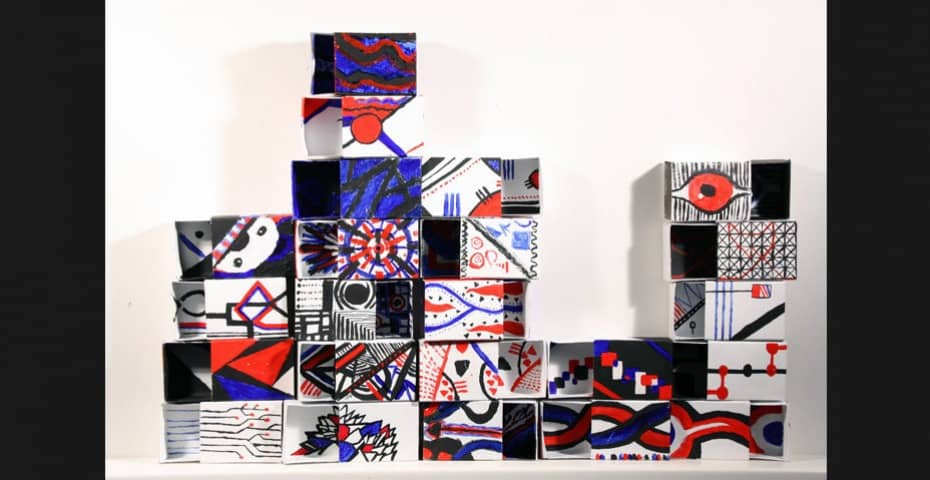 D'UNE BOÎTE D'ALLUMETTES À UNE INSTALLATION GRAPHIQUE - MANAA CIFACOM 2016 D'UNE BOÎTE D'ALLUMETTES À UNE INSTALLATION GRAPHIQUE - MANAA CIFACOM 2016
